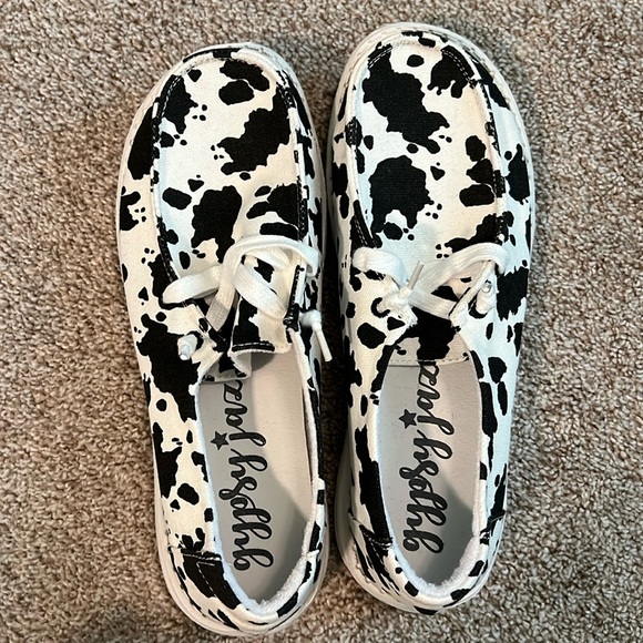 Cow print gypsy jazz shoes - Picture 1 of 2